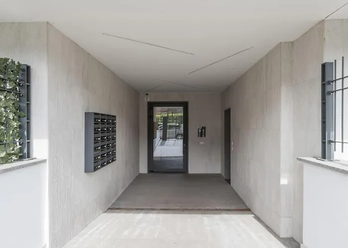 New! Exclusive Eur Apartment
